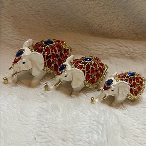 Trinket boxes for Vana